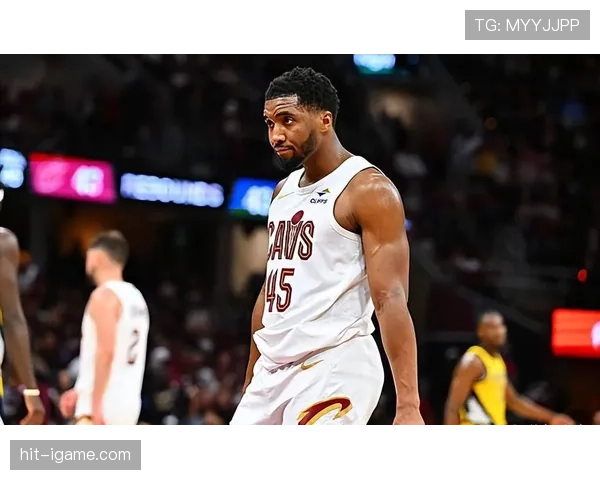 多诺万·米切尔突破效率提升明显，核心作用超越队内锋线对手